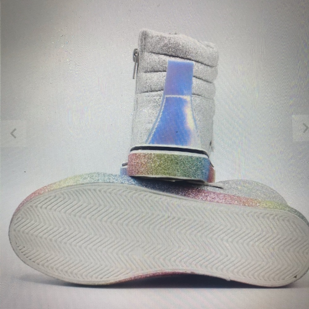 Sneakers - Picture 3 of 7